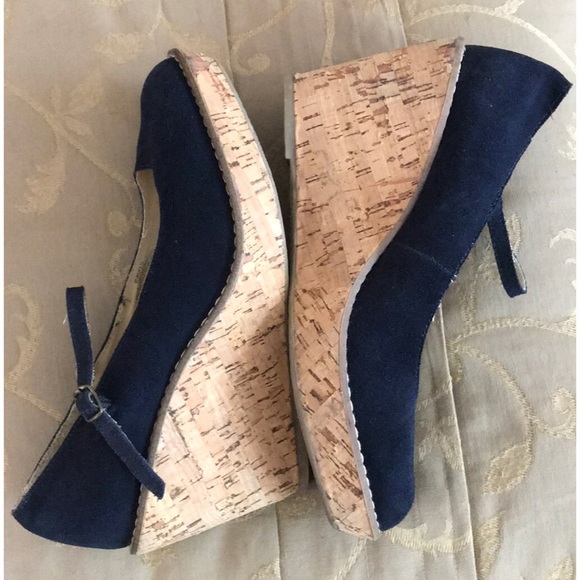 🎽Old Navy Shoes🎽 - Picture 2 of 4